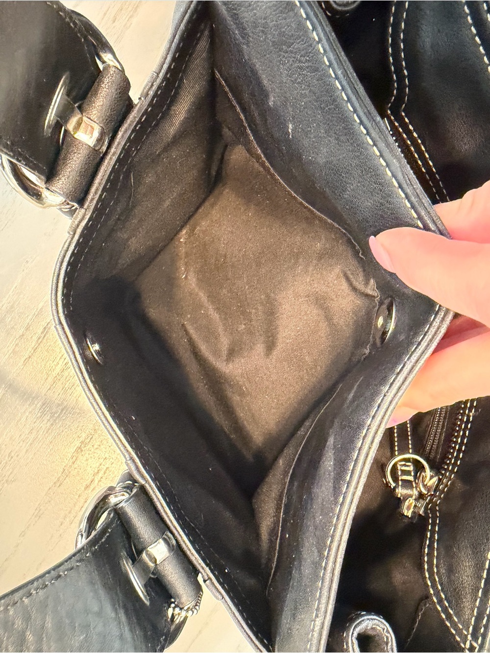 Vintage Y2K Coach Soho F10911 Black Leather Buckle Carryall Shoulder Bag - Picture 7 of 10